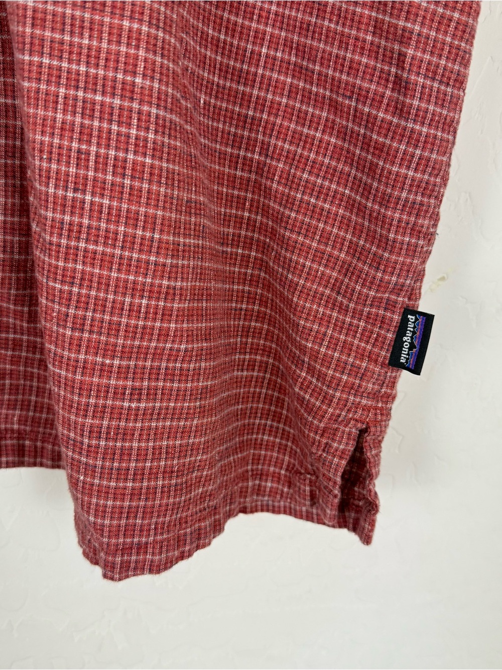 Patagonia Men’s Red White Plaid Back Step Short Sleeve Shirt - Picture 5 of 7